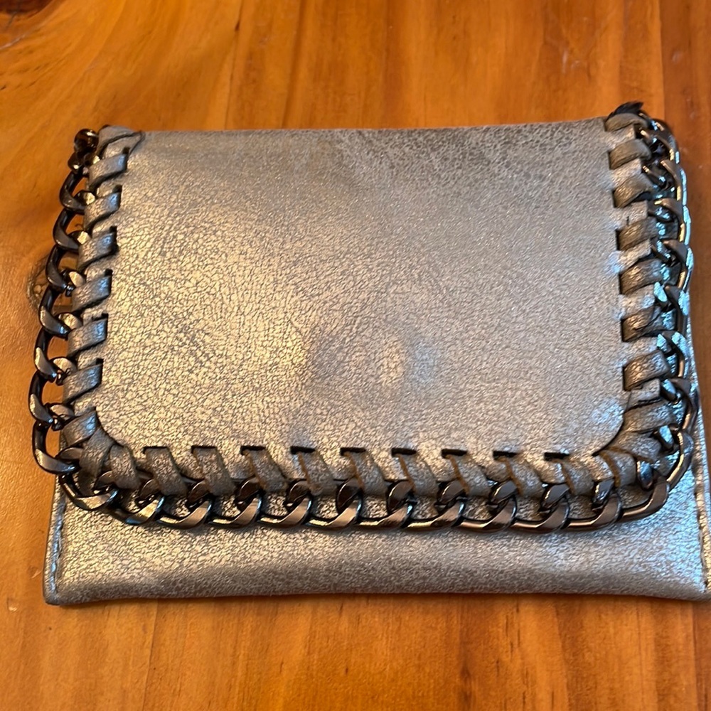 Small leather silver wallet w/ chain accent
